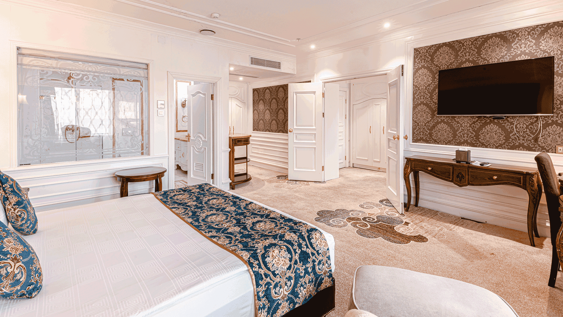 Deluxe Suite Room